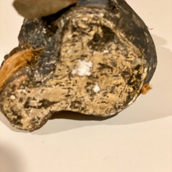 Vintage American Folk Art Clay & Clothโ Working Pig Figurine - 3x3 Inches - Picture 7 of 7